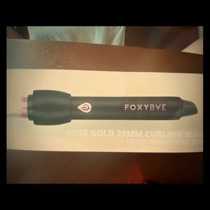 Foxy bae curling wand- NIB